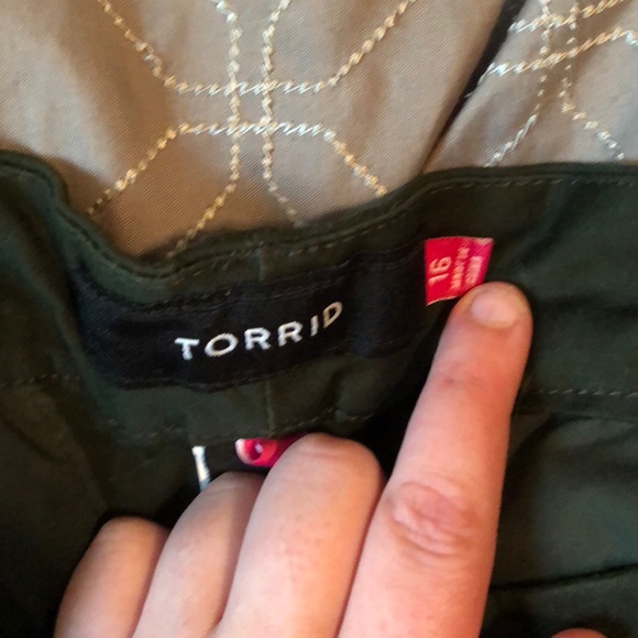 Torrid size 16. Worn twice  HUNTER GREEN - Picture 2 of 3